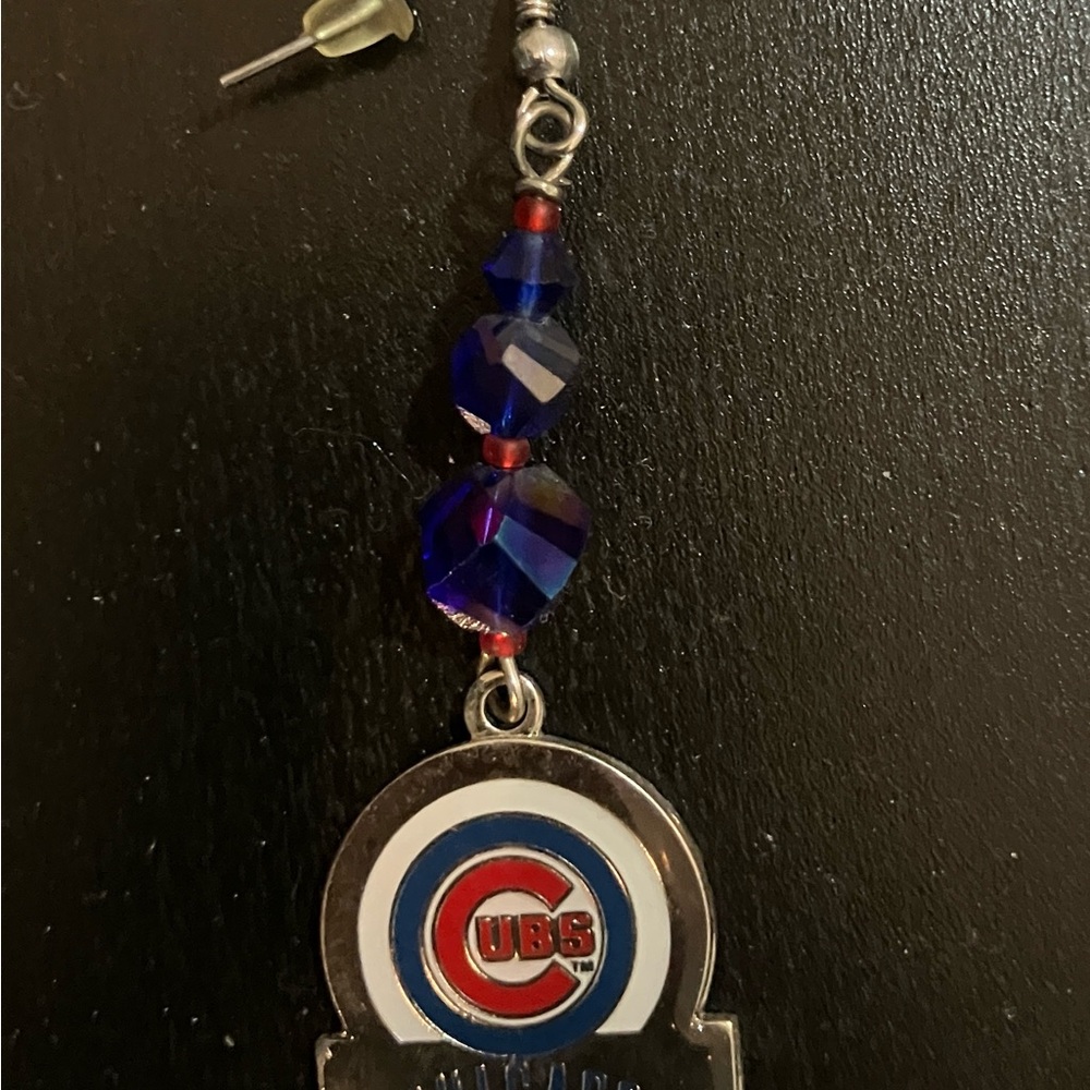Chicago Cubs Blue and Red Hanging Earrings — BNWOT, Never Worn - Picture 3 of 4